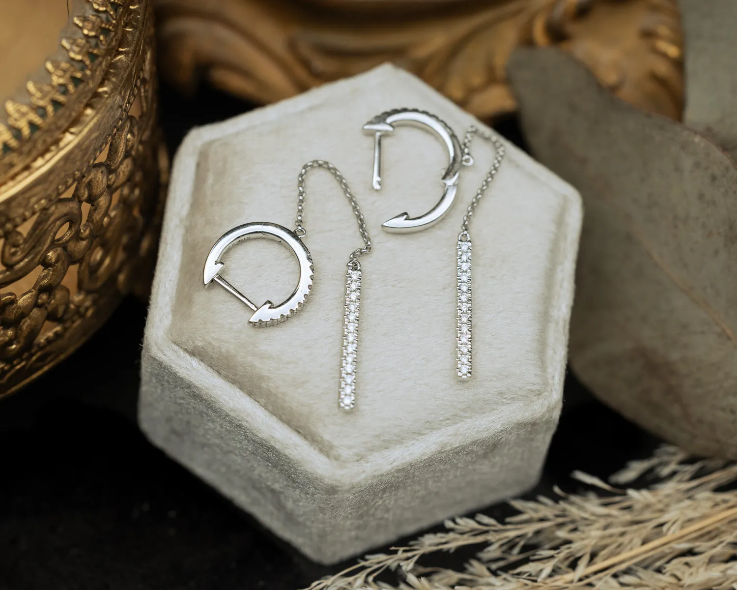 1/4CTW NATURAL DIAMOND HINGED HOOP CHAIN EARRINGS