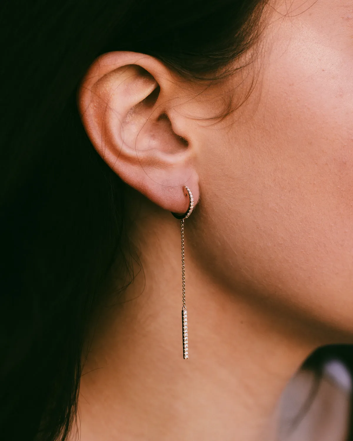 1/4CTW NATURAL DIAMOND HINGED HOOP CHAIN EARRINGS