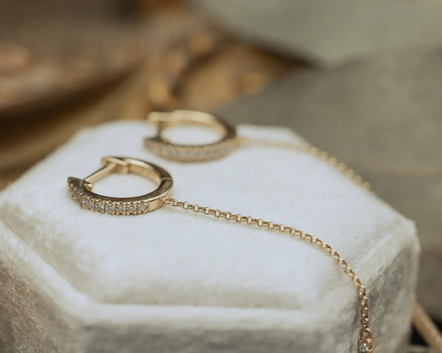1/4CTW NATURAL DIAMOND HINGED HOOP CHAIN EARRINGS