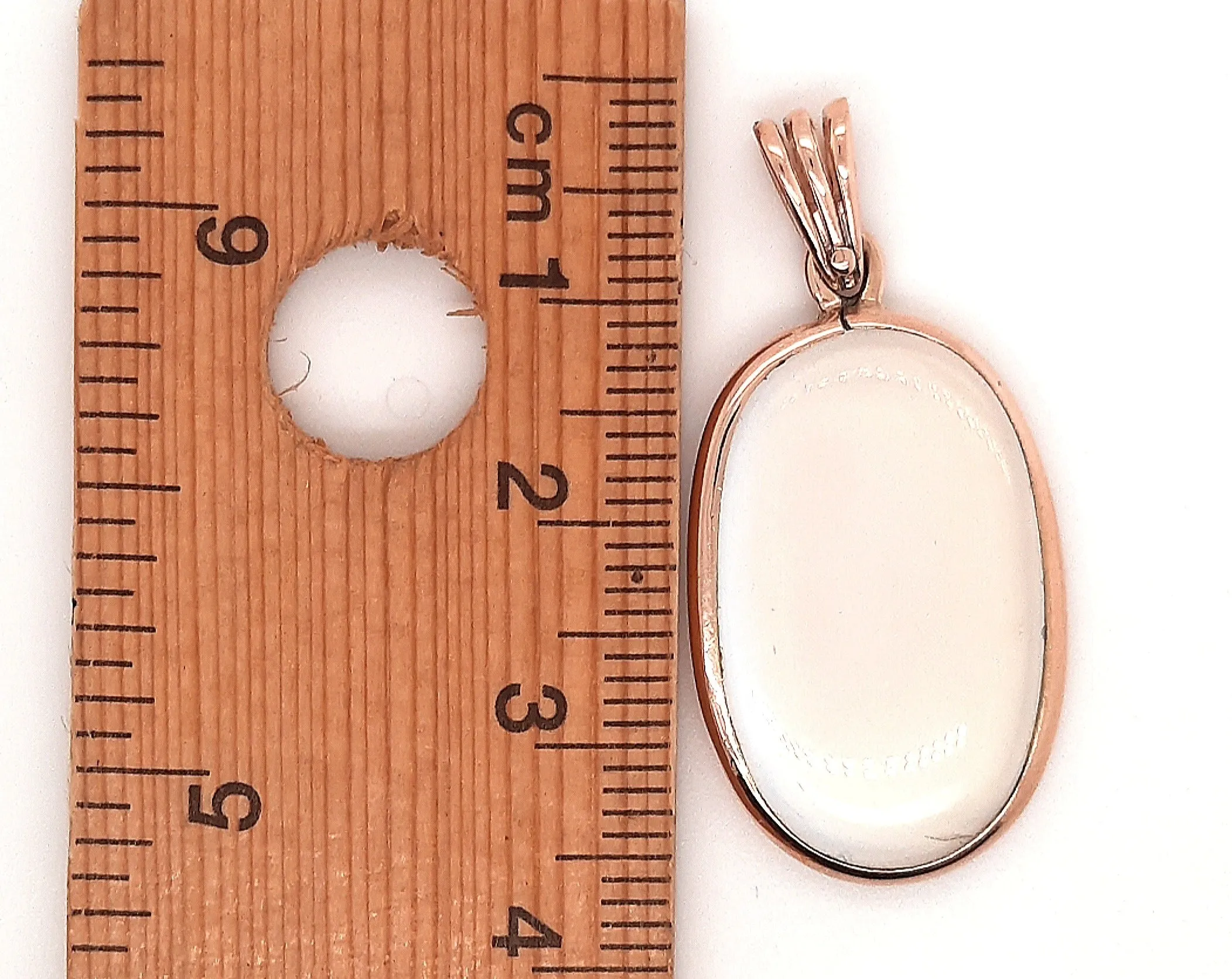 9ct Yellow Gold Moonstone Pendant