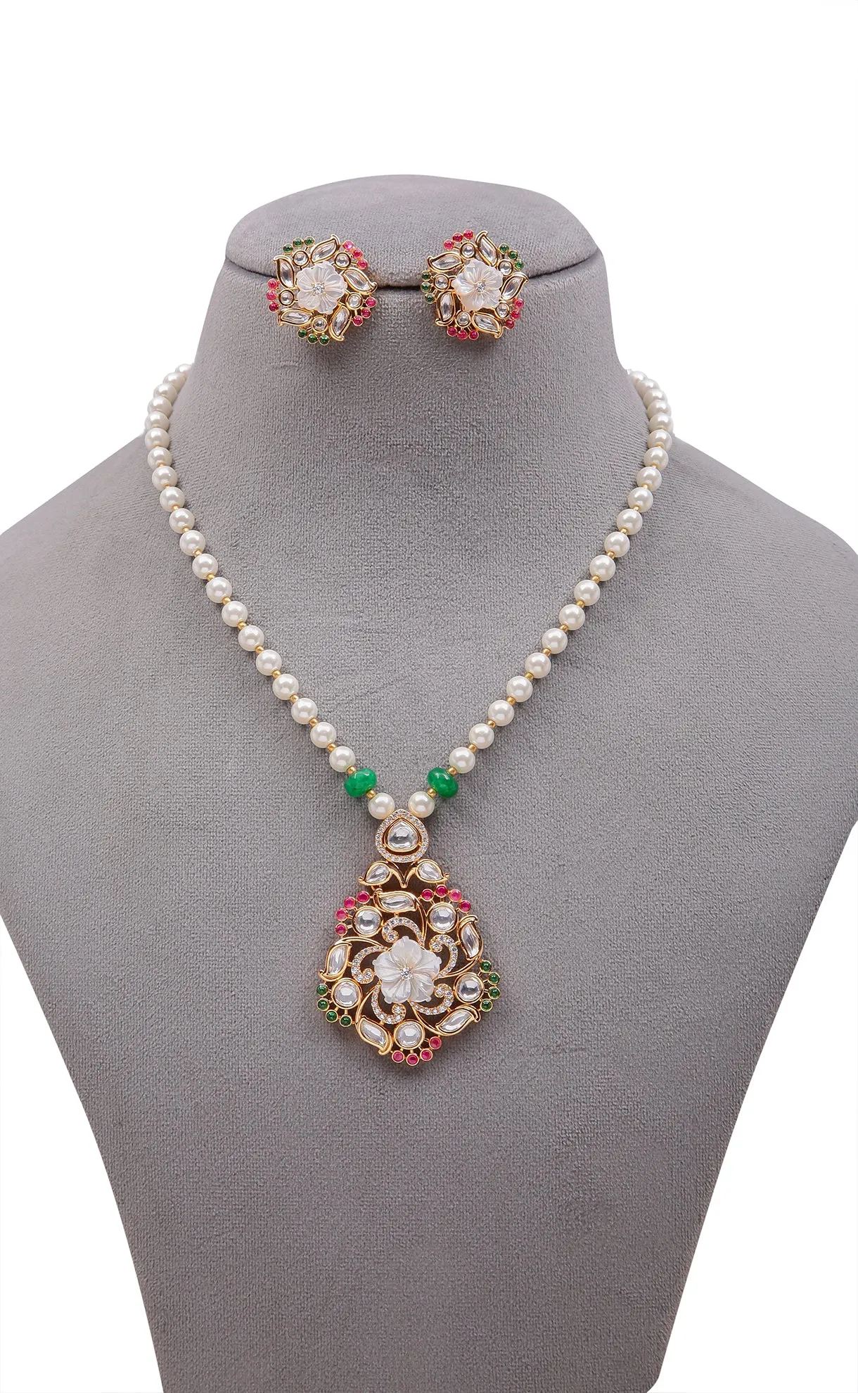 Designer Gold Plated Royal Kundan & Pearl Pendant Set (D1164)