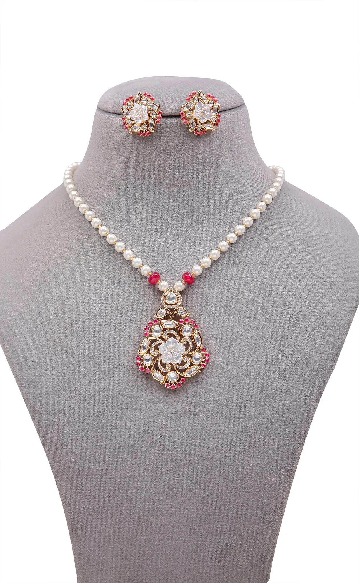 Designer Gold Plated Royal Kundan & Pearl Pendant Set (D1164)