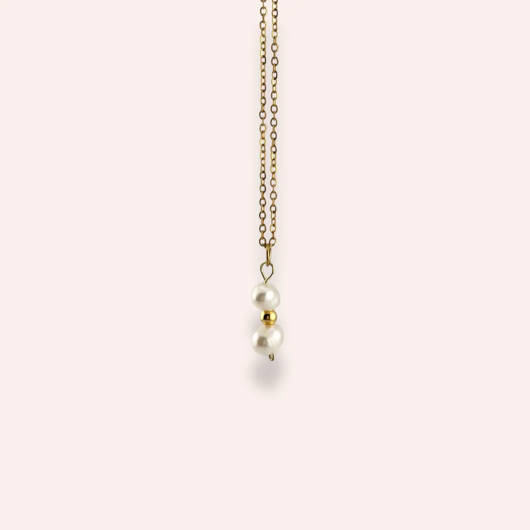 Double pearl necklace