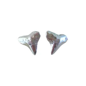 Manō Studs
