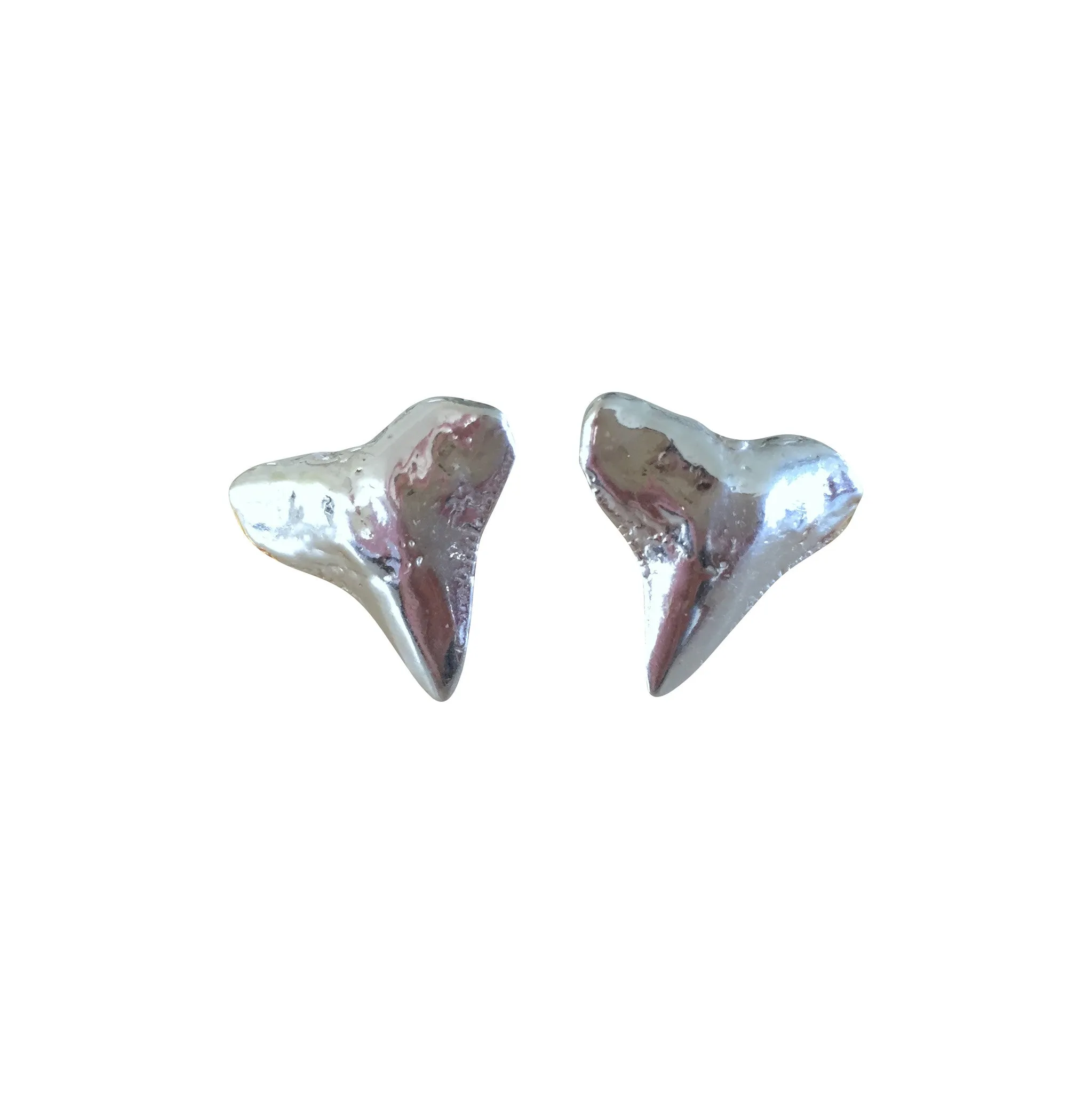 Manō Studs
