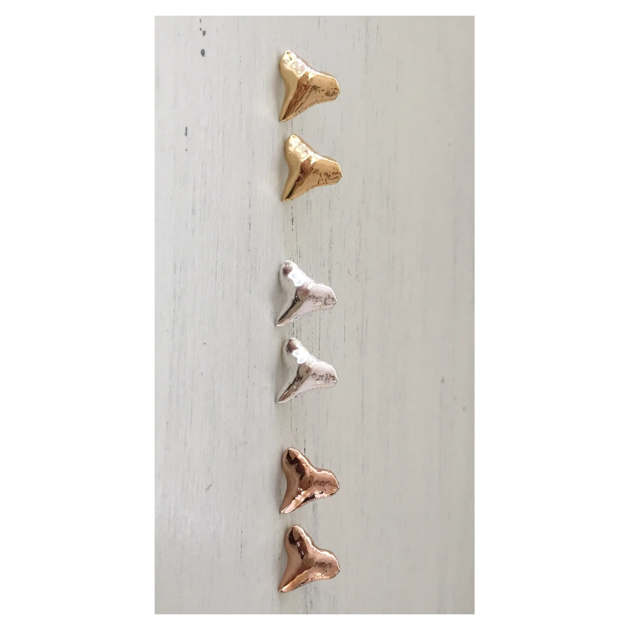 Manō Studs