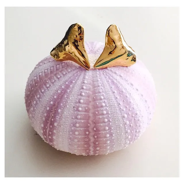 Manō Studs