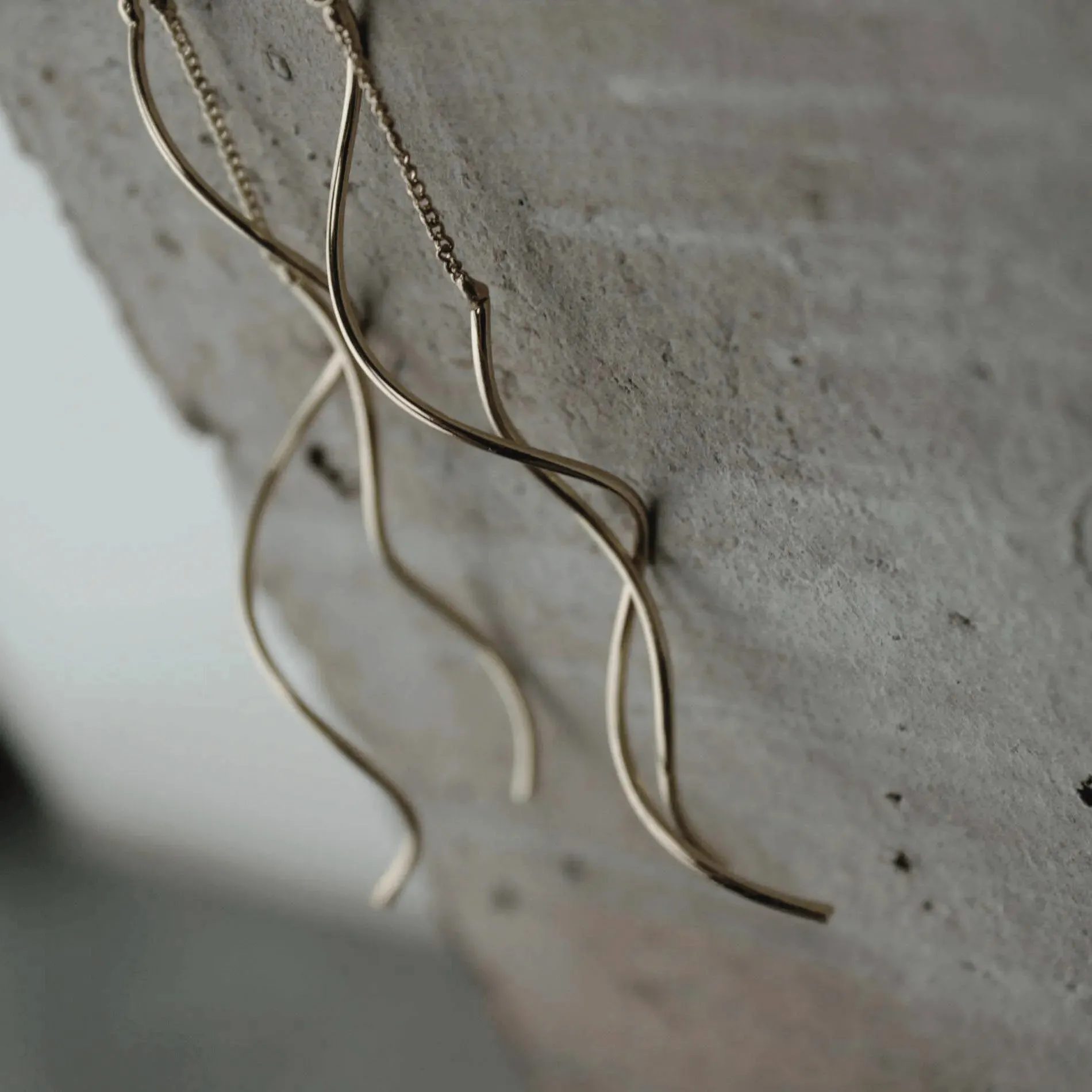 Tara Revolve Earring Gold Plating
