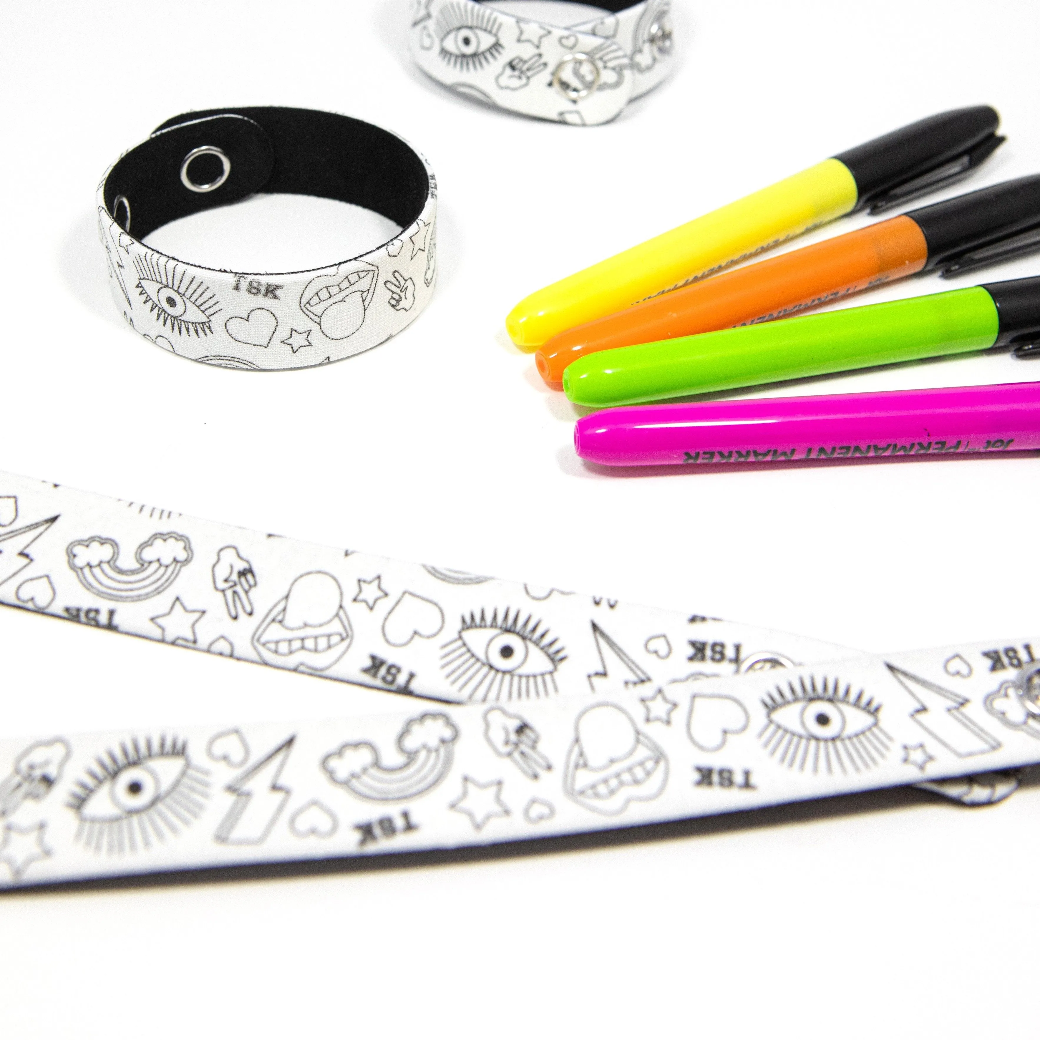 The Sis Kiss Color Me Headband and Bracelet